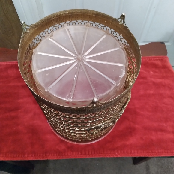 Waste/garbage can - Picture 6 of 7